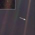 13 – E aqui está a Terra vista de Netuno, com 6.4 bilhões de quilômetros de distância
