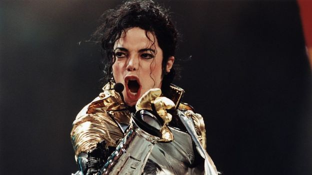 Michael Jackson - em sua mansão foi encontrada pequena quantidade de maconha, quando de sua morte