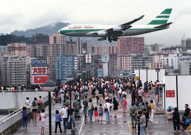 Aeroporto de Kai Tak, em Hong Kong, China