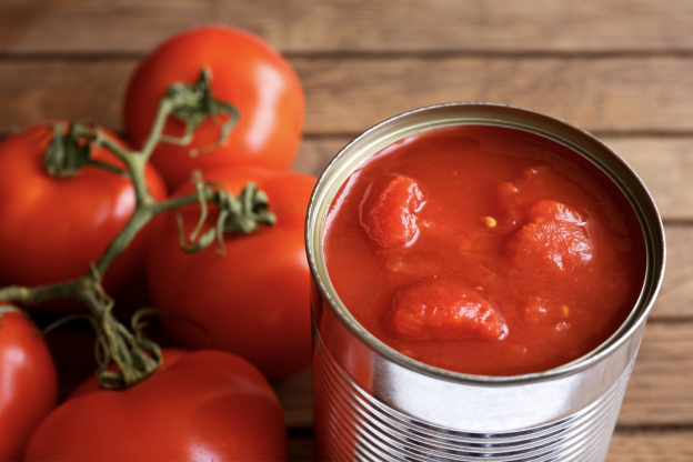 Sugestões para usar uma lata de tomate pelado