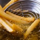 DICA: como fritar qualquer alimento sem sofrer com espirros de óleo no fogão