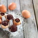 MUFFINS de CHOCOLATE em cascas de ovos - IRRESISTIVEIS! Receita passo a passo