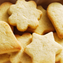 Biscoitinho de maisena que pode ser recheado formando o biscoito Casadinho!