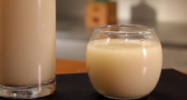 Faça seu leite de aveia caseiro em apenas alguns minutos!