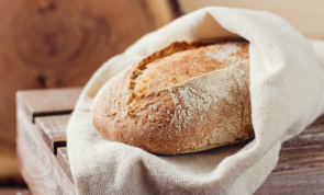 Pão caseiro rápido, fácil e saboroso: esta receita é pra você
