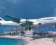 IMPRESSIONANTE: Avião passa raspando nos turistas que estavam em praia das Antilhas