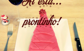 Um Pinheiro de Natal com guardanapo para deixar sua mesa mais alegre!
