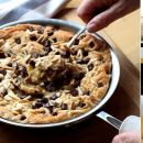 Receita passo a passo: como fazer um cookie gigante na frigideira