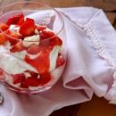 Receita passo a passo: como fazer uma sobremesa rápida de morango (Eton Mess)?