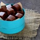 Receita passo a passo: como fazer FUDGES, aqueles deliciosos caramelos macios de chocolate