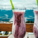 Este smoothie de frutas vermelhas é perfeito para o verão, você vai amar!