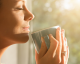 O que acontece com seu corpo se você tomar água morna diariamente?