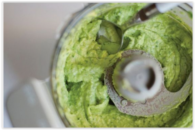 Il pesto di zucchine, delizioso sulla pasta o sulle bruschette...