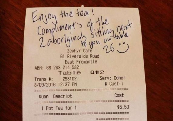 La respuesta de este cliente ante un acto racista es digna de admiración