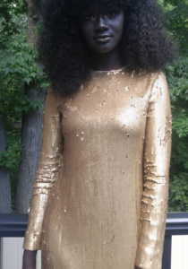 Esta MODELO FASCINA o MUNDO INTEIRO com sua COR de PELE!