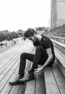 A PERFORMANCE de um homem na cama pode se identificar pela sua maneira de abordar