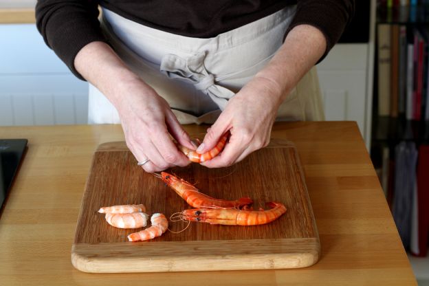 Pelez les crevettes