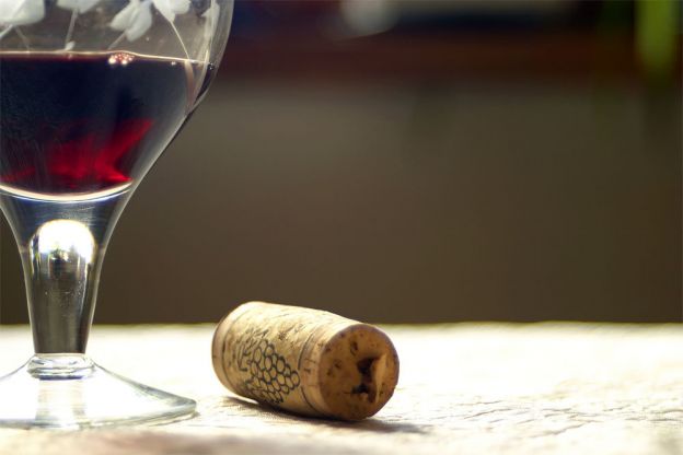 O gosto de rolha no vinho e como experimentar