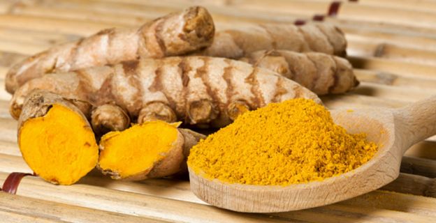 10 alimentos eficazes contra o câncer curcuma