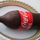 Bolo em formato de garrafa de Coca-Cola?! Existe sim!