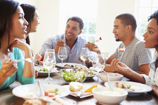 Comer é vital para o ser humano, mas estudos realizados comprovam que causa envelhecimento...