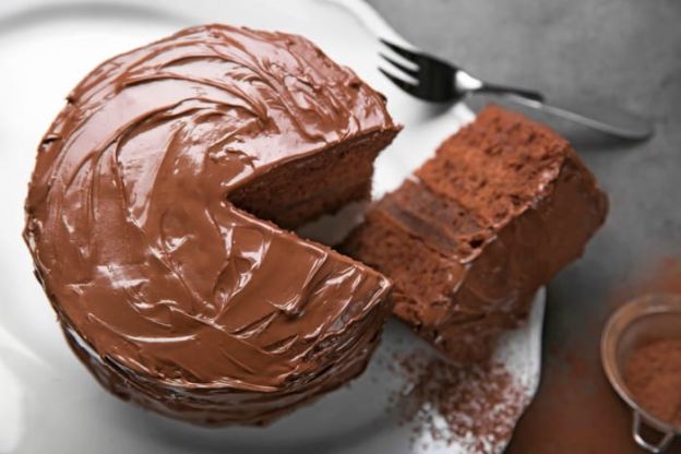 Bolo de chocolate sem farinha, açúcar ou leite