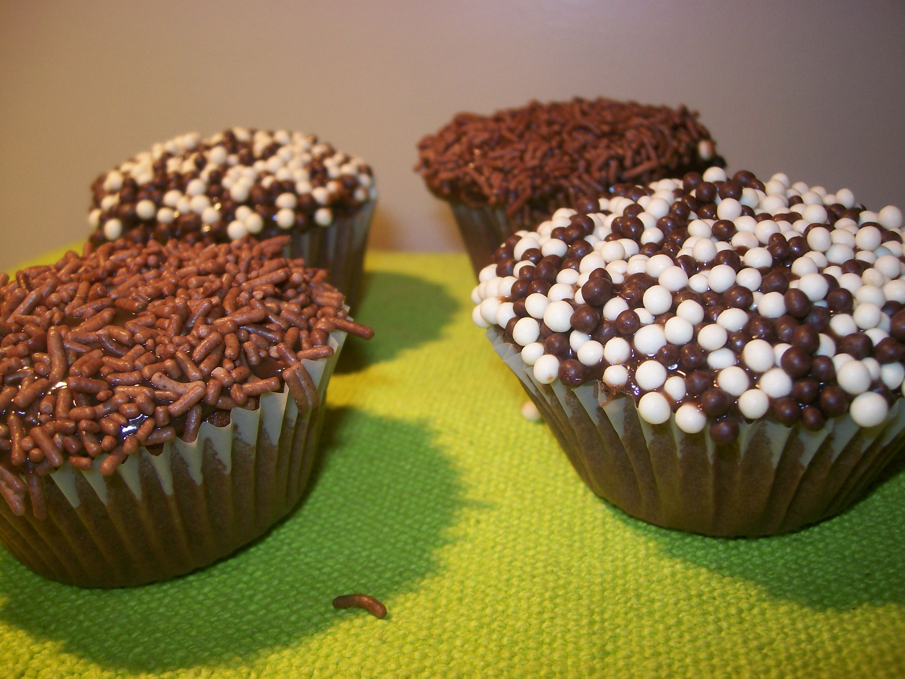 Featured image of post Receita De Cupcake De Chocolate Simples O rendimento de 12 cupcakes
