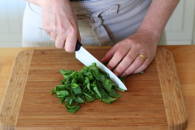 Corte os espinafres