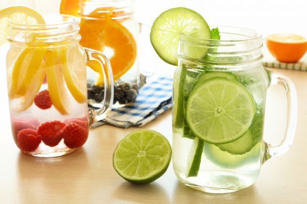 Detox água com frutas