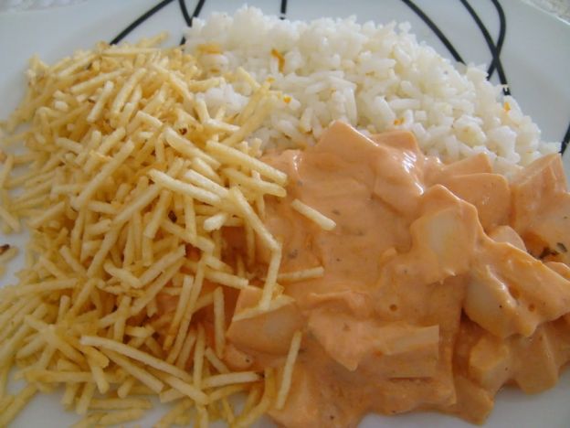 Strogonoff de frango e palmito