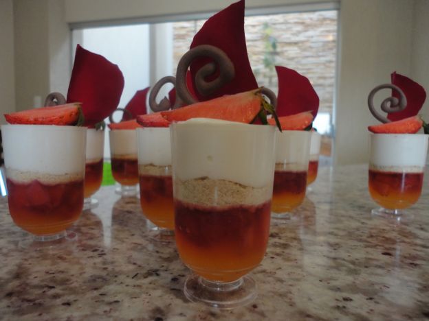 Verrine de morangos com chocolate branco