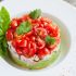 Tartare de atum com abacate e tomate cereja
