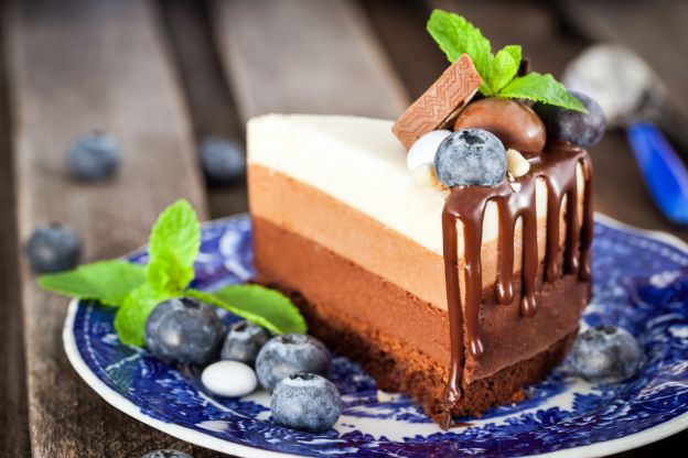 Torta mousse de três chocolates