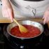 Preparar um molho de tomates como na Itália