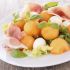 Salada de melão, mussarela e presunto branco