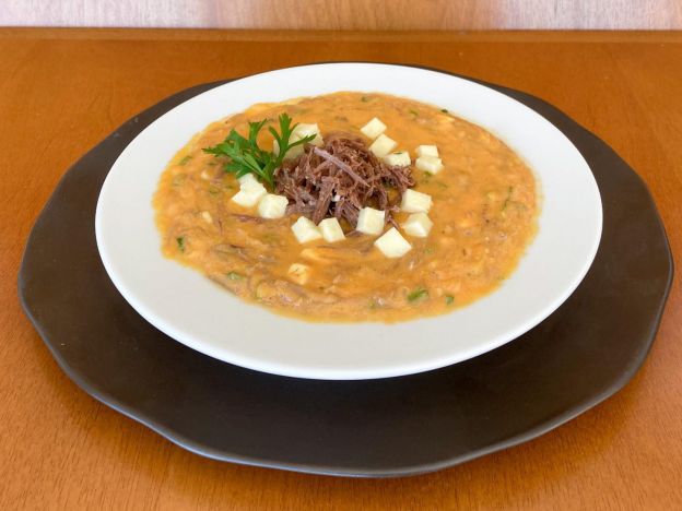 Sopa creme de jerimum com carne de sol e queijo coalho