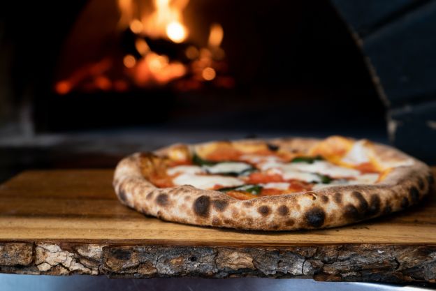 15. Pizza napolitana - Itália