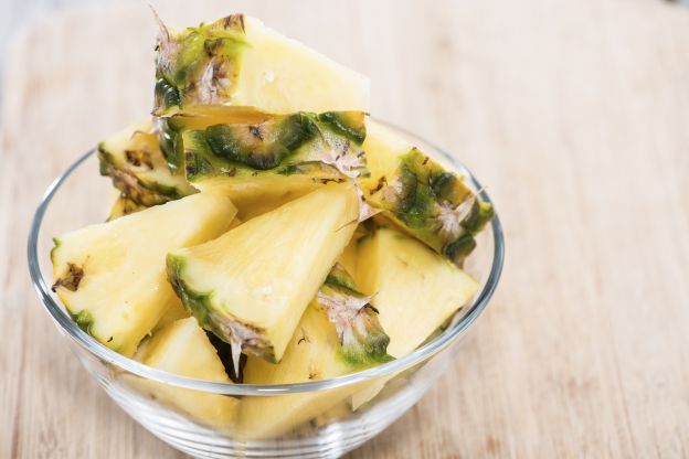 O abacaxi para desintoxicar o corpo