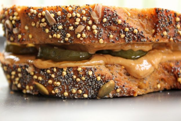 Manteiga de amendoim + picles