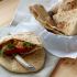 Sanduíche vegetariano no pão árabe