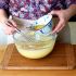 Colocar a manteiga derretida