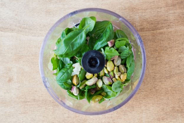 Preparação do pesto