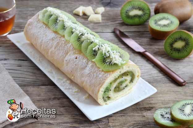 Tronco de Natal naked recheado com geleia de Kiwi!