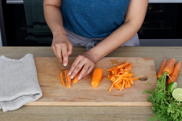 preparação do pad thai