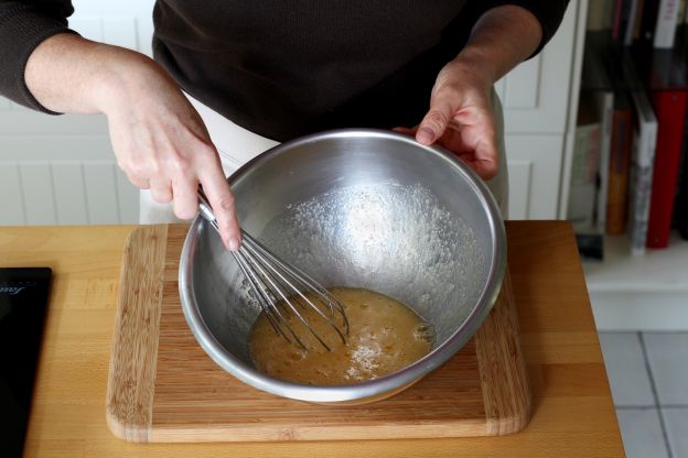 Bater gemas e açúcar