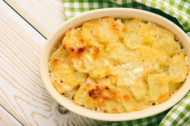 Gratin de batatas e frango
