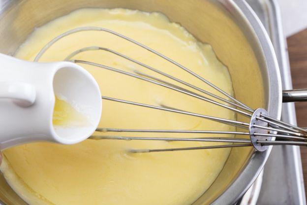 sauce hollandaise (molho holandês)