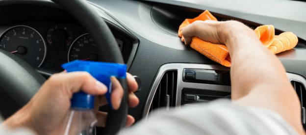 Deixando o carro brilhando