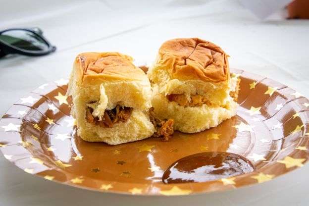 Sanduíche de lombo em molho Barbecue