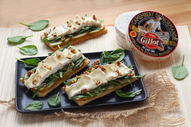 Camembert, pera e espinafre